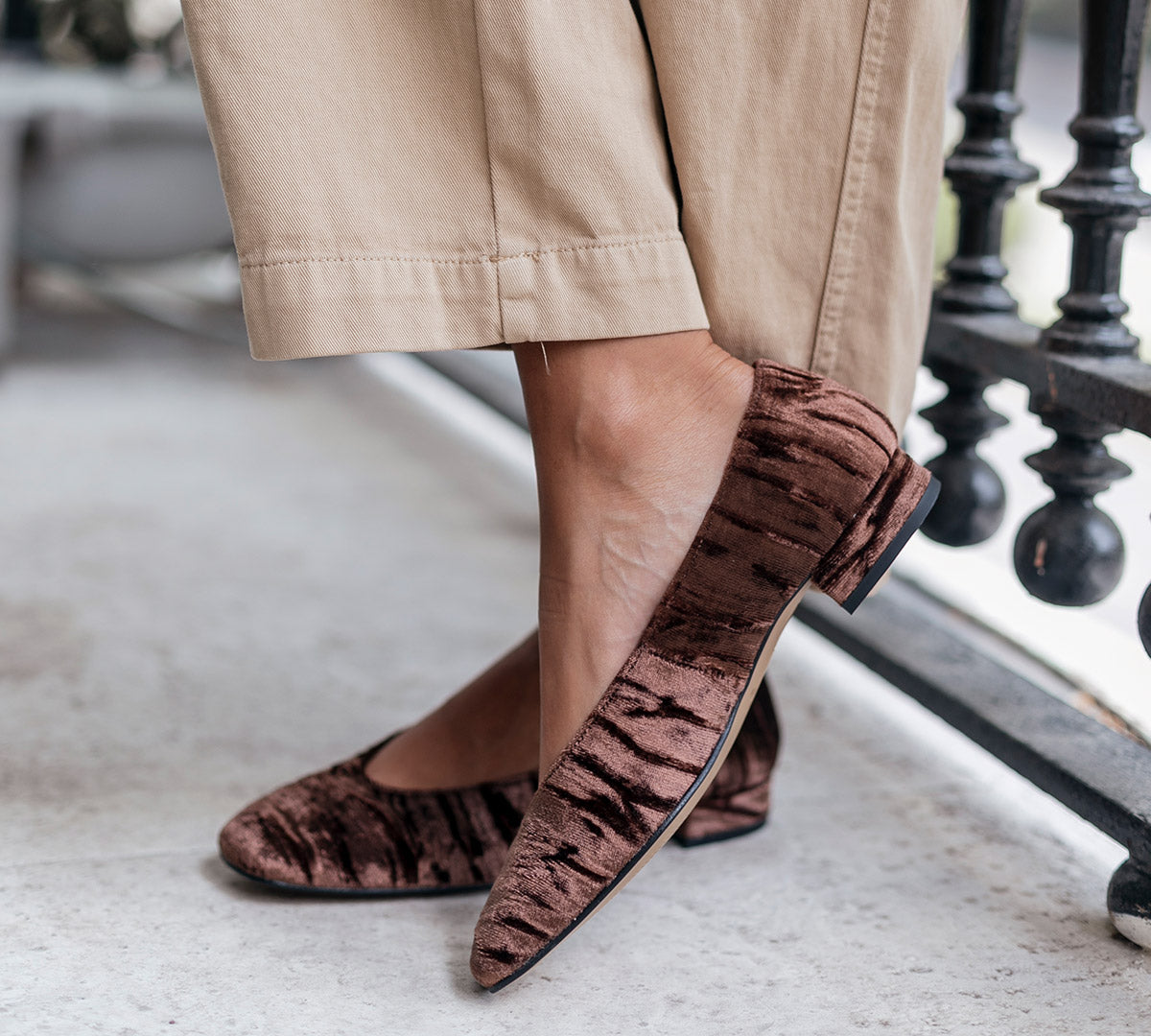 Donna in Brown velvet