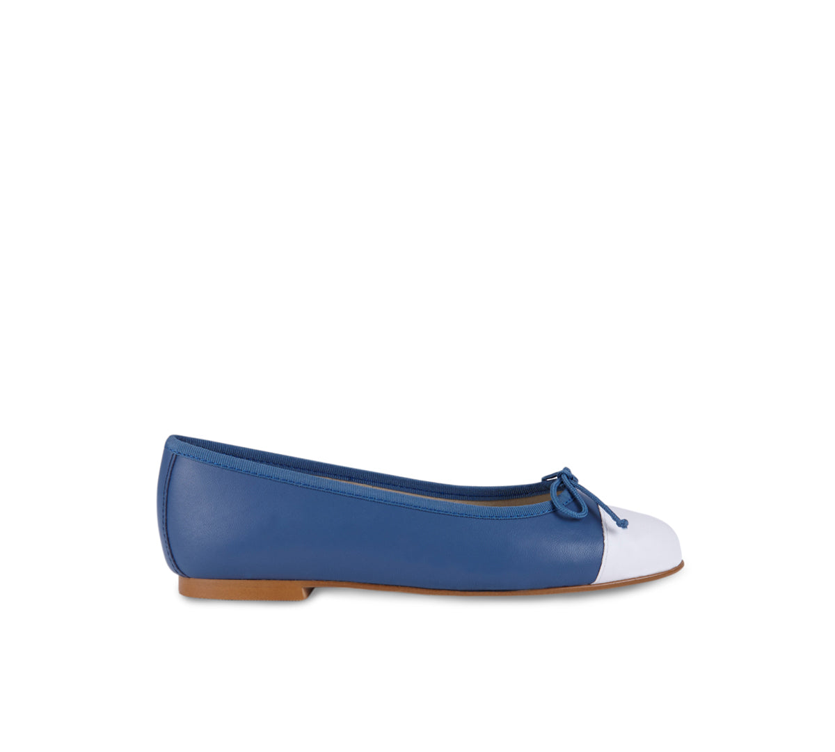 Bailarina Biarritz piel azul punta blanco
