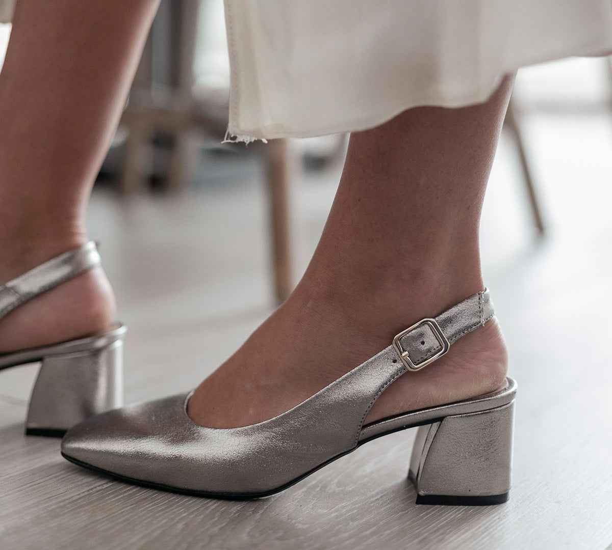 Pía Pewter High-Heel Pump